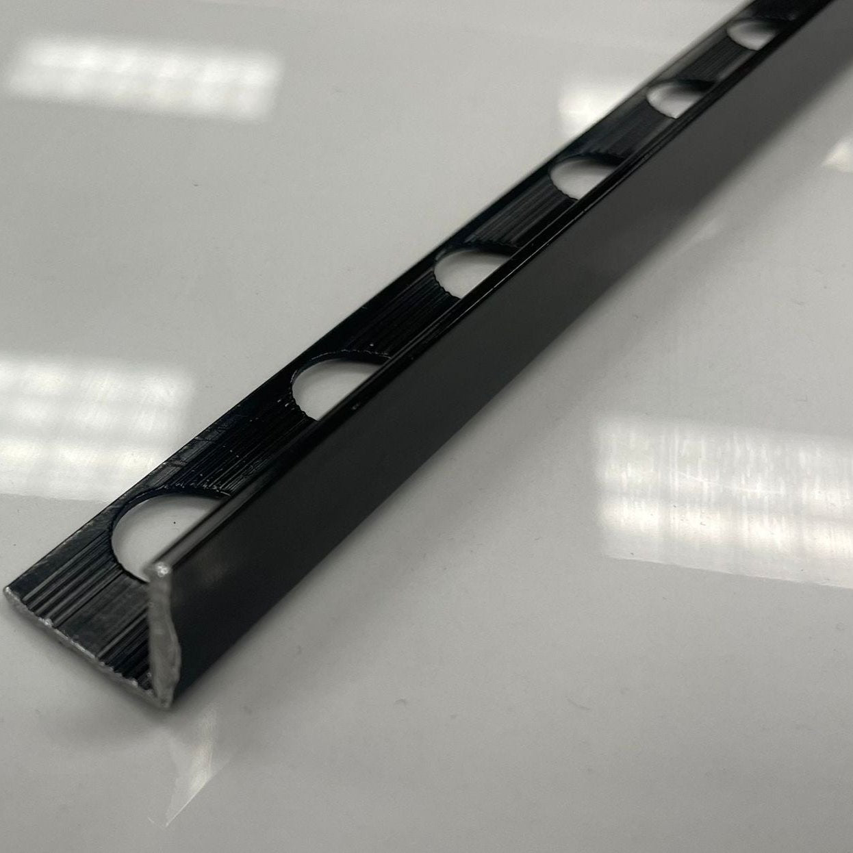 Aluminum "J" Moulding/Tile Trim