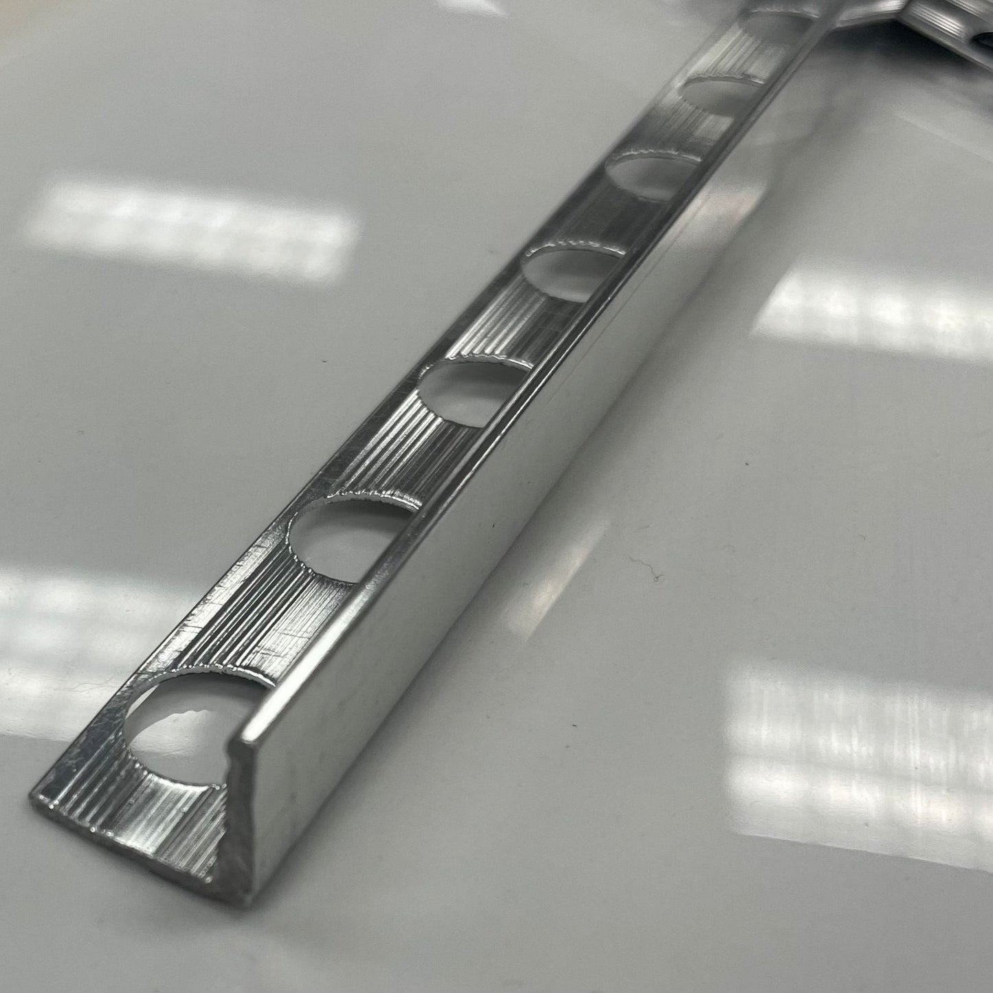 Aluminum "J" Moulding/Tile Trim